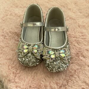 Sparkly Silver Kids Shoes with Bow size 1